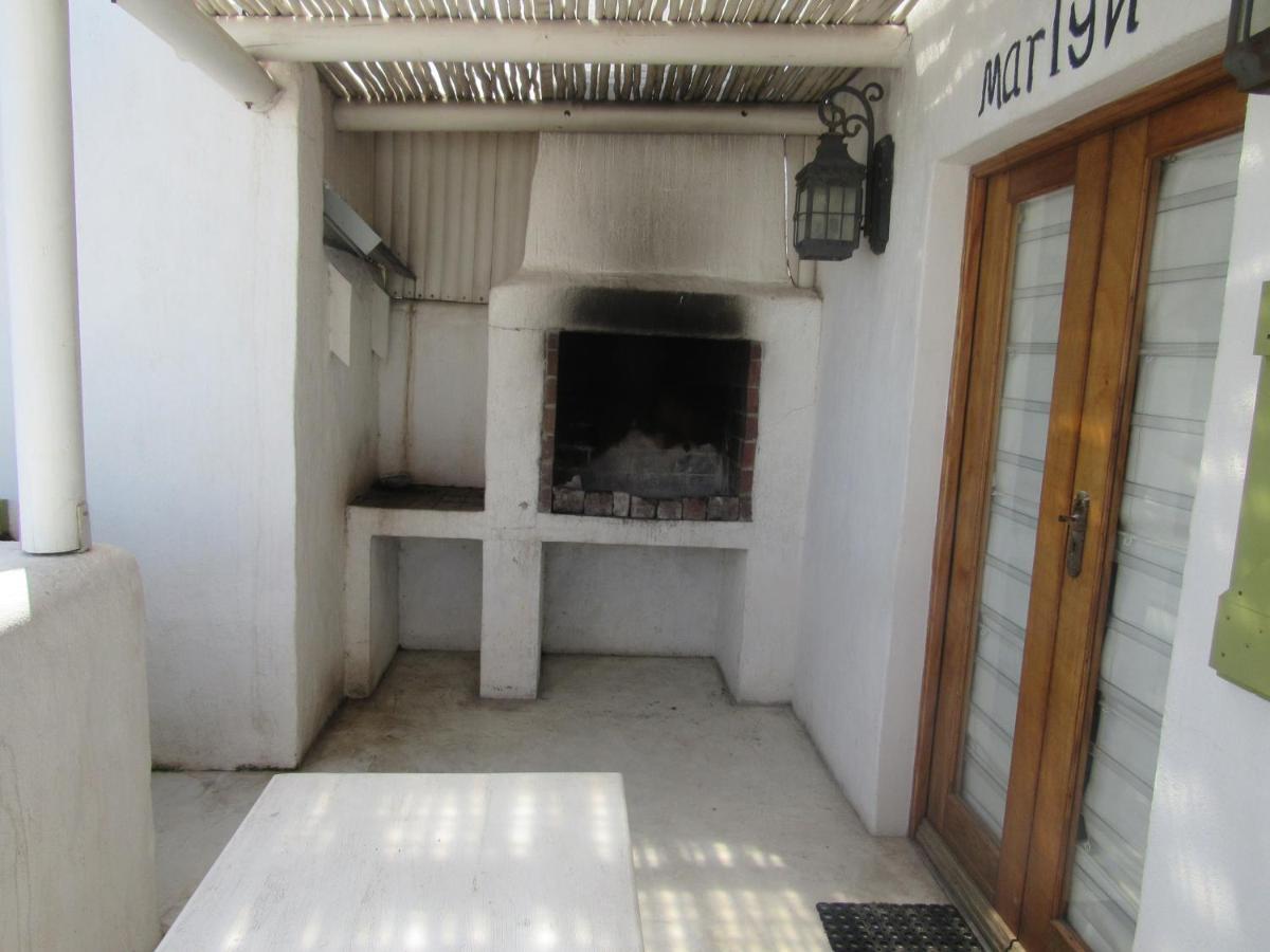 Marlyn And Dolfyn Self Catering Paternoster